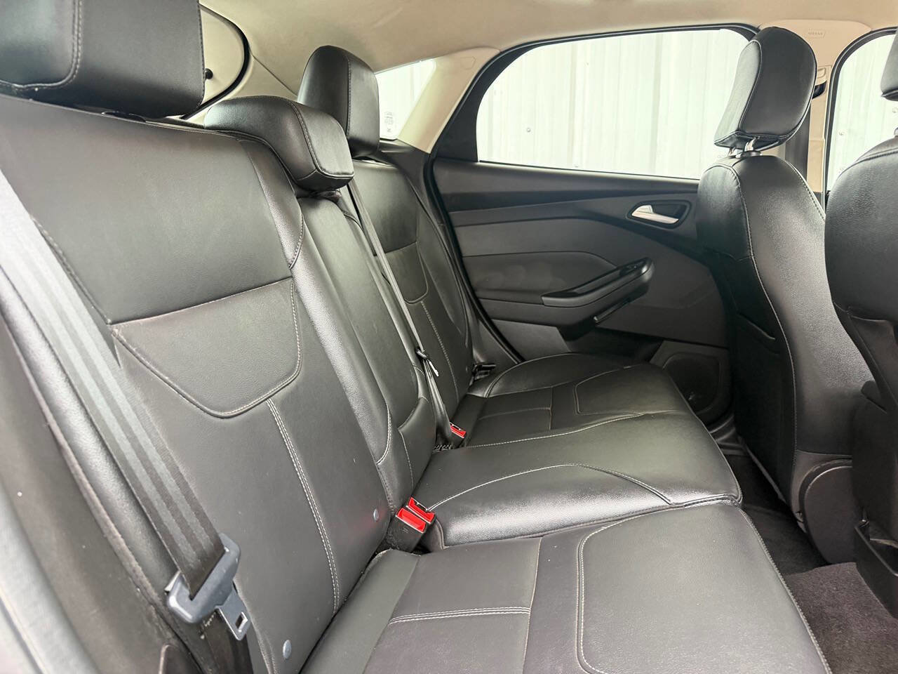 Used 2017 Ford Focus Titanium w/ Titanium Technology Package FWD image 21