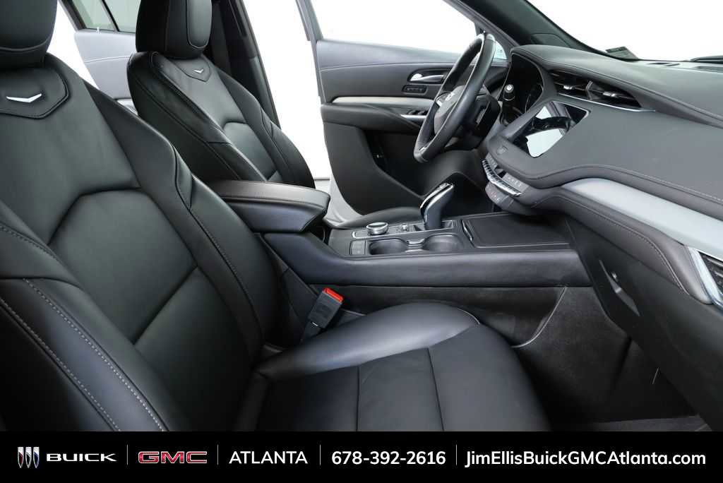 Used 2021 Cadillac XT4 Premium Luxury w/ Cold Weather Package image 20