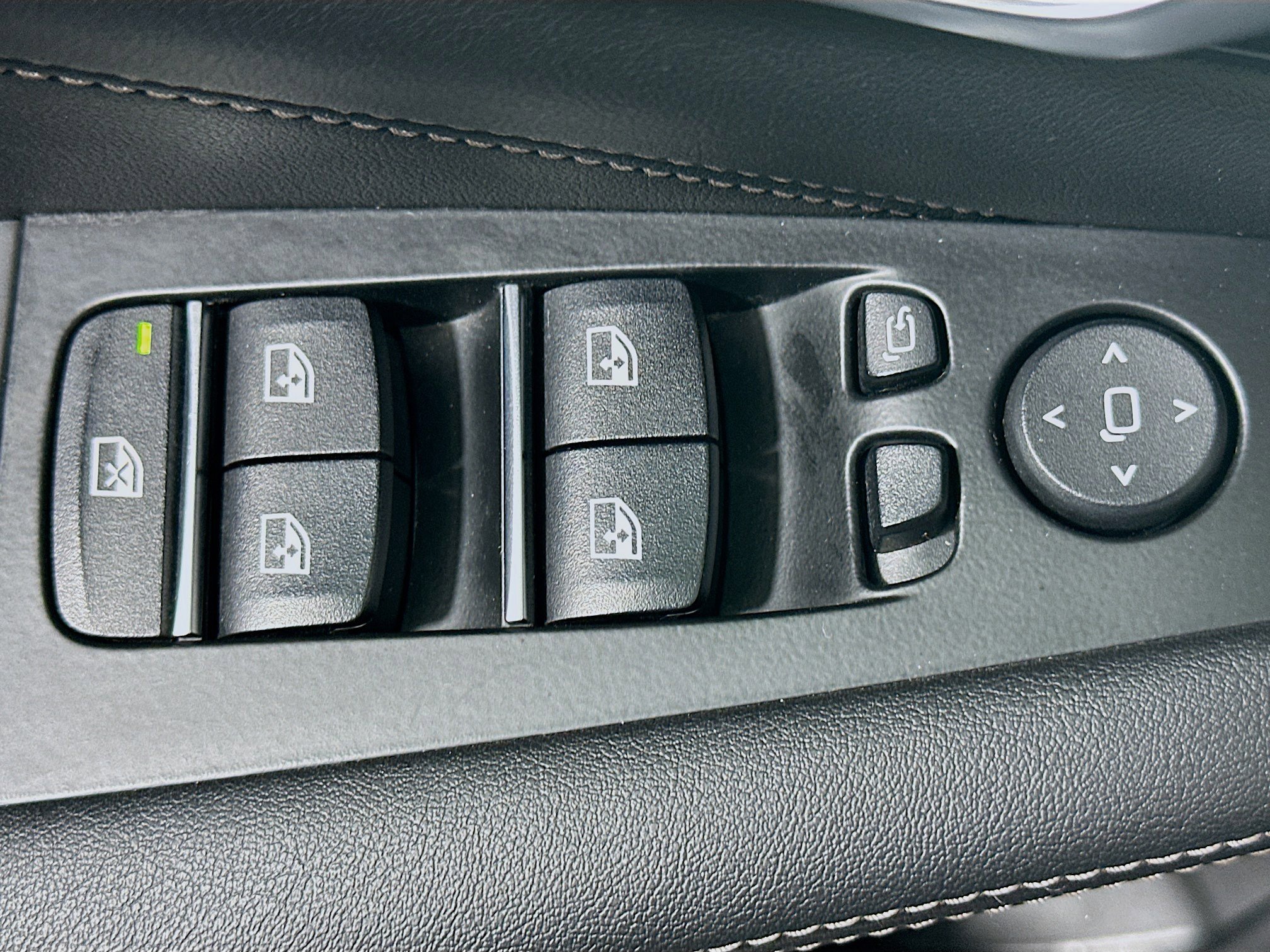 Used 2024 BMW X5 sDrive40i image 15