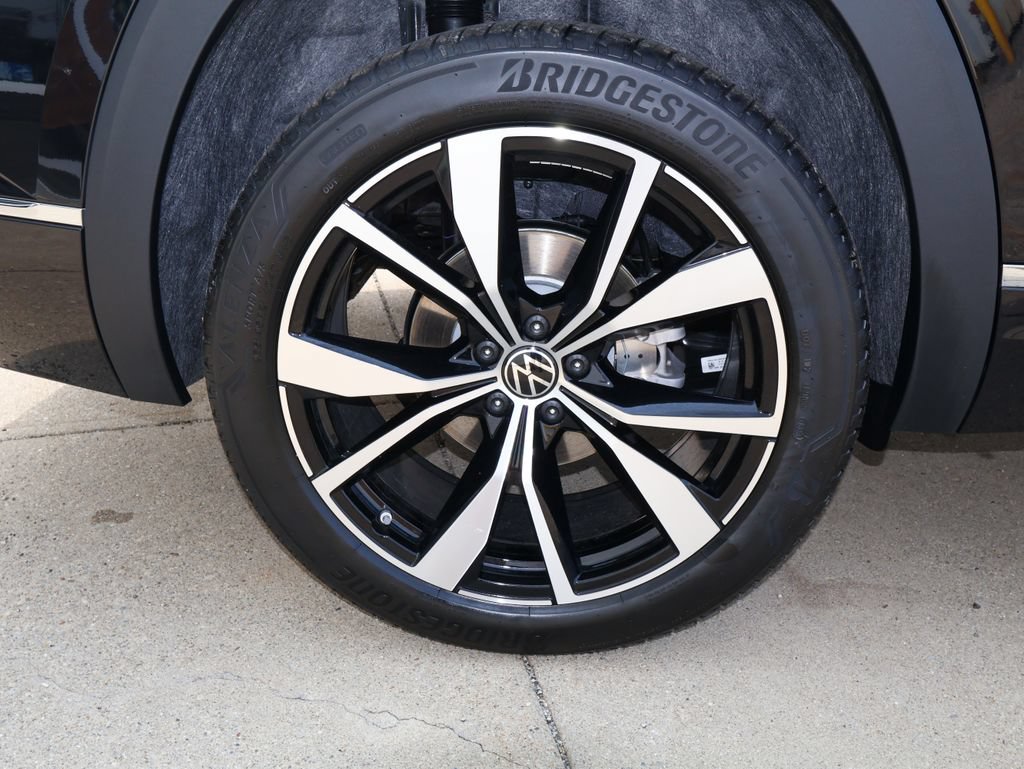 New 2026 Volkswagen Atlas SEL Premium R-Line AWD/4WD image 9