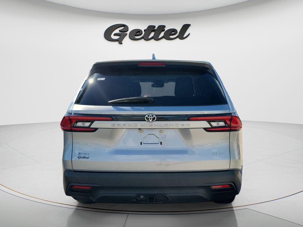 Used 2026 Toyota Grand Highlander XLE FWD image 6