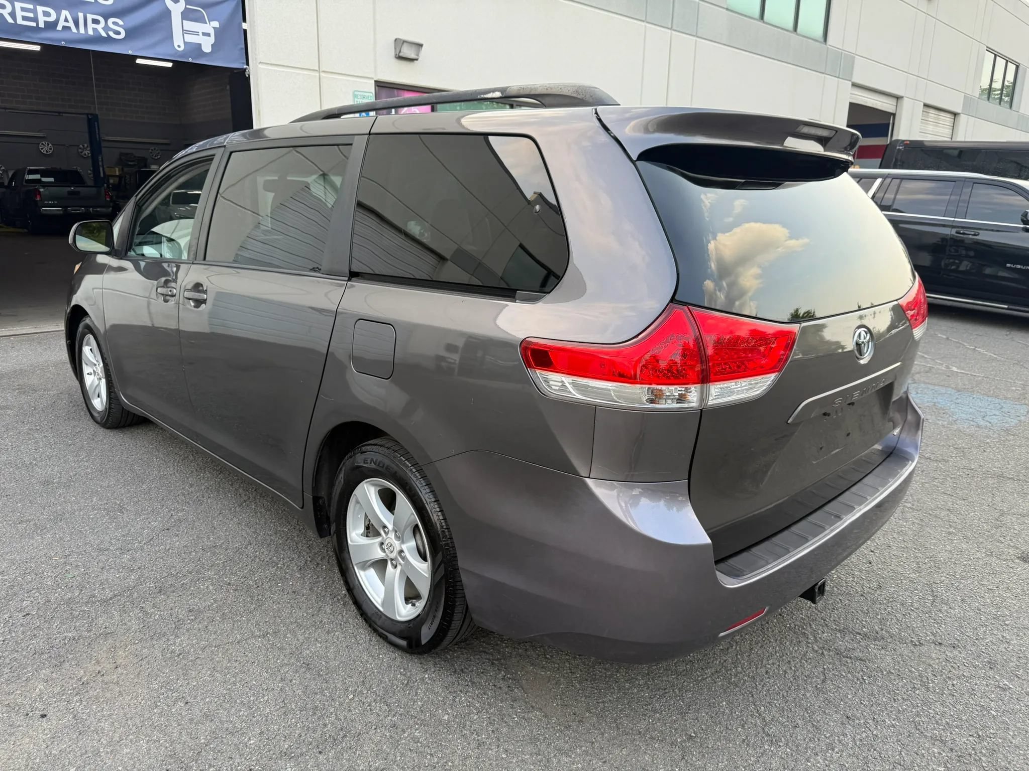 Used 2012 Toyota Sienna LE FWD image 14