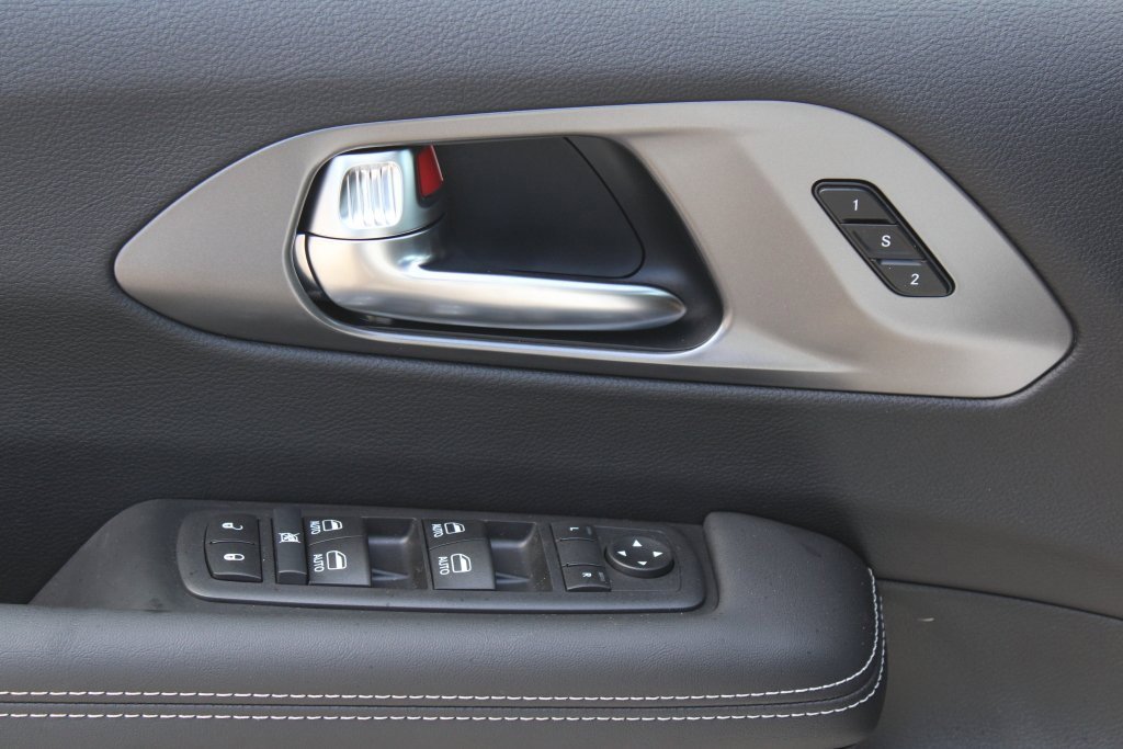 New 2026 Chrysler Pacifica Select w/ S Appearance Package image 10