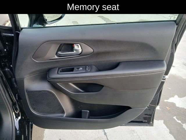 New 2026 Chrysler Pacifica Select image 16