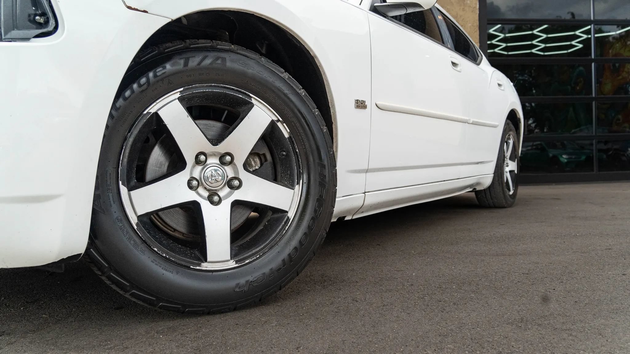 Used 2010 Dodge Charger SXT RWD image 10
