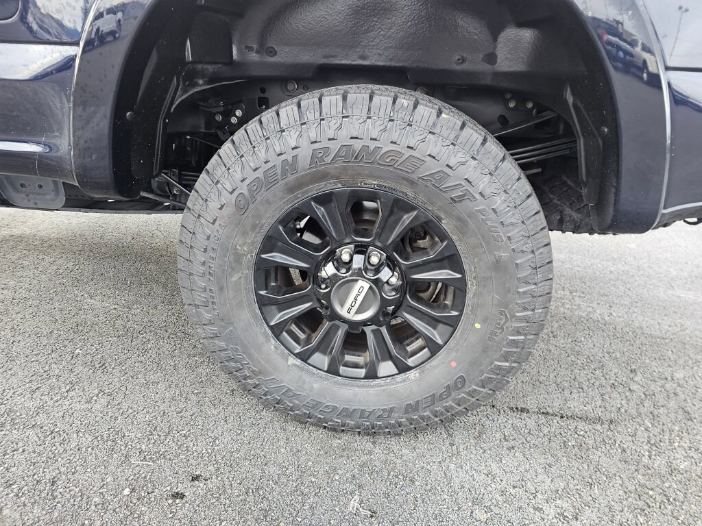 Certified 2022 Ford F350 Platinum w/ Tremor Off-Road Package image 11