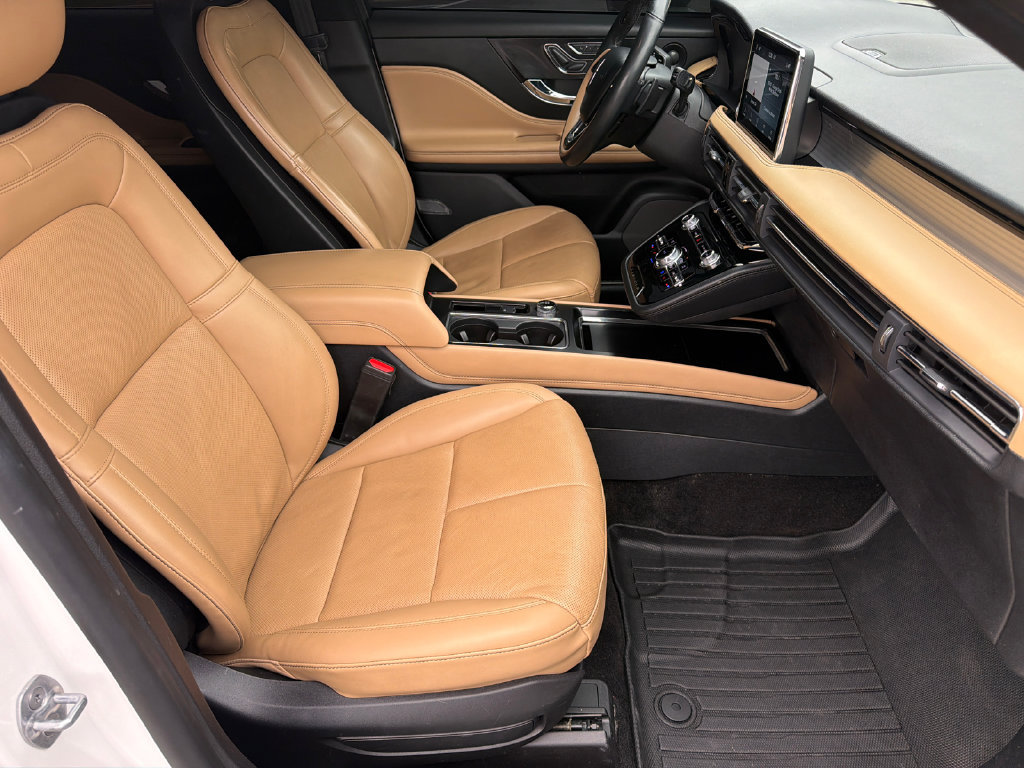 Used 2022 Lincoln Corsair Reserve w/ Luxury Package FWD image 13