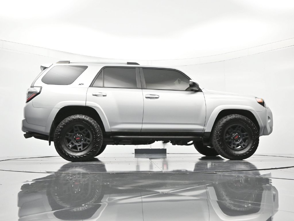 Used 2023 Toyota 4Runner SR5 AWD/4WD image 38