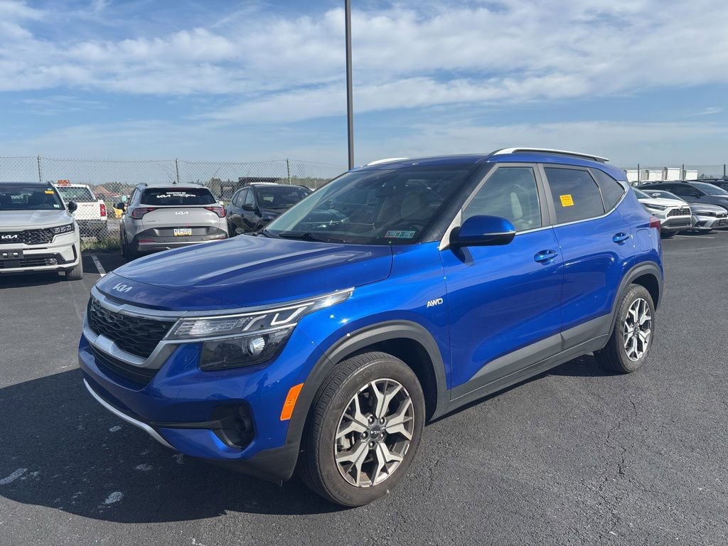 Certified 2022 Kia Seltos EX image 7