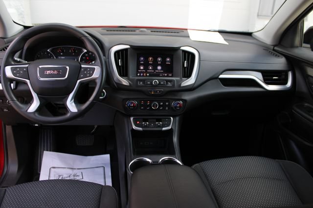 Used 2024 GMC Terrain SLE w/ Driver Convenience Package FWD image 25