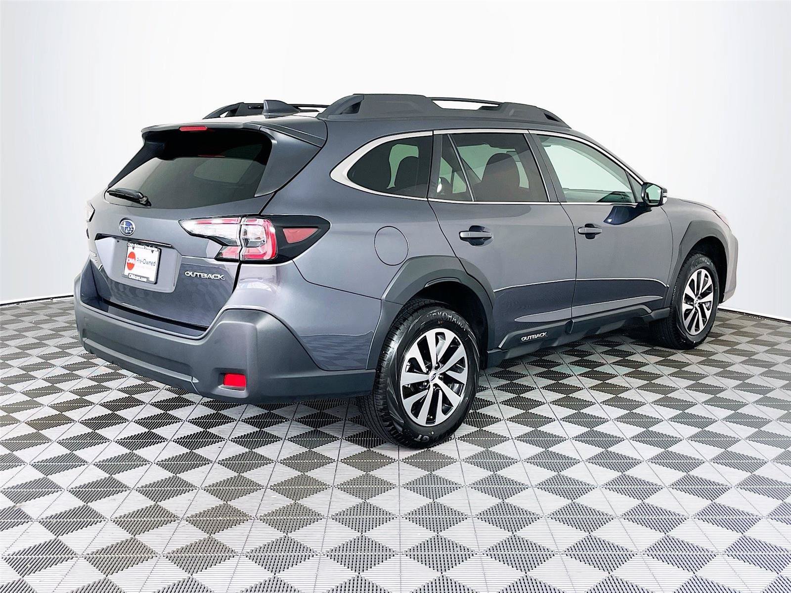 Certified 2025 Subaru Outback Premium AWD/4WD image 11