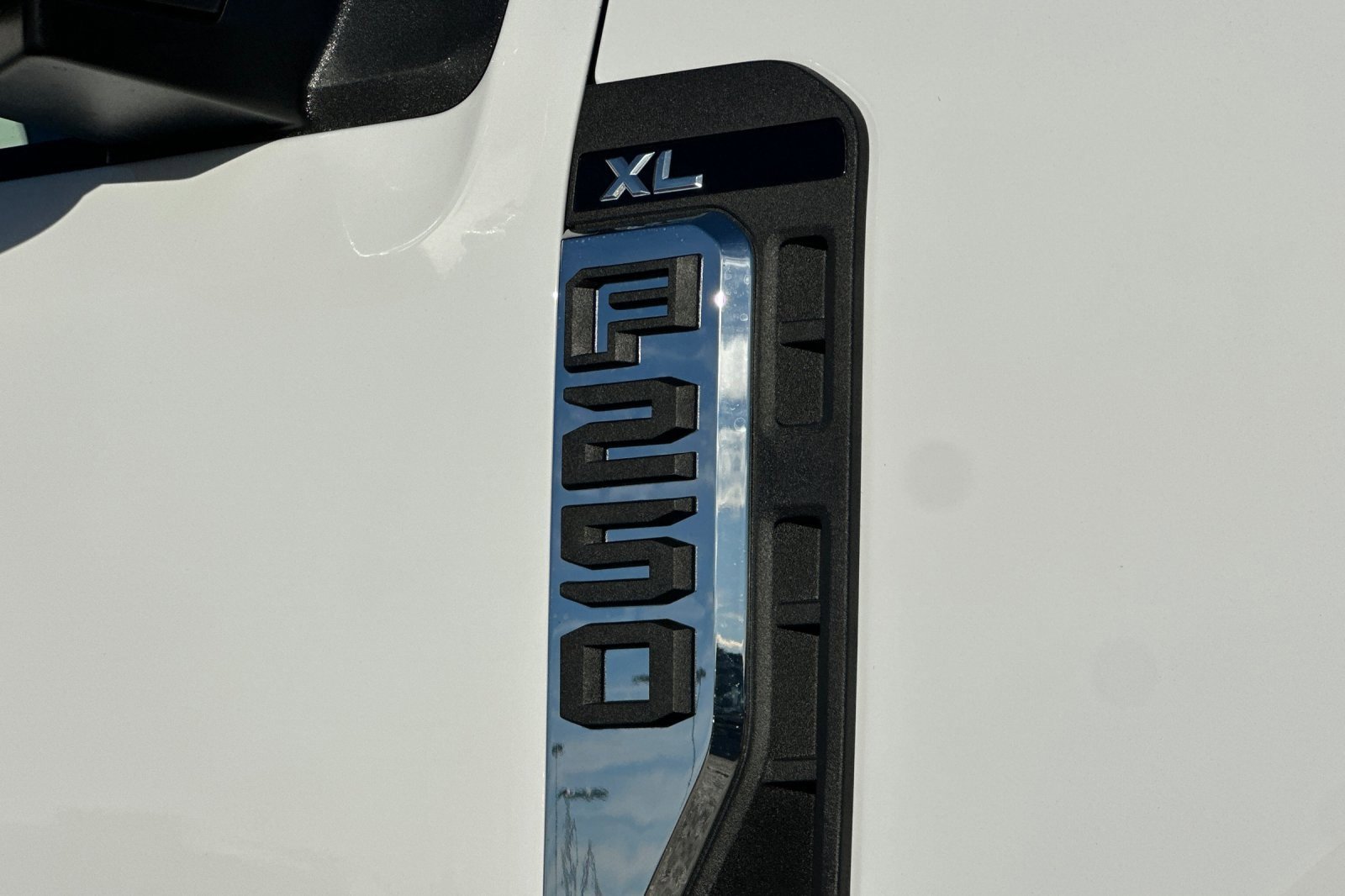 New 2026 Ford F250 XL w/ XL Chrome Package image 23