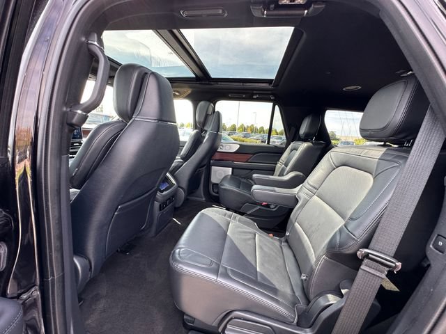 Used 2022 Lincoln Navigator Reserve AWD/4WD image 18