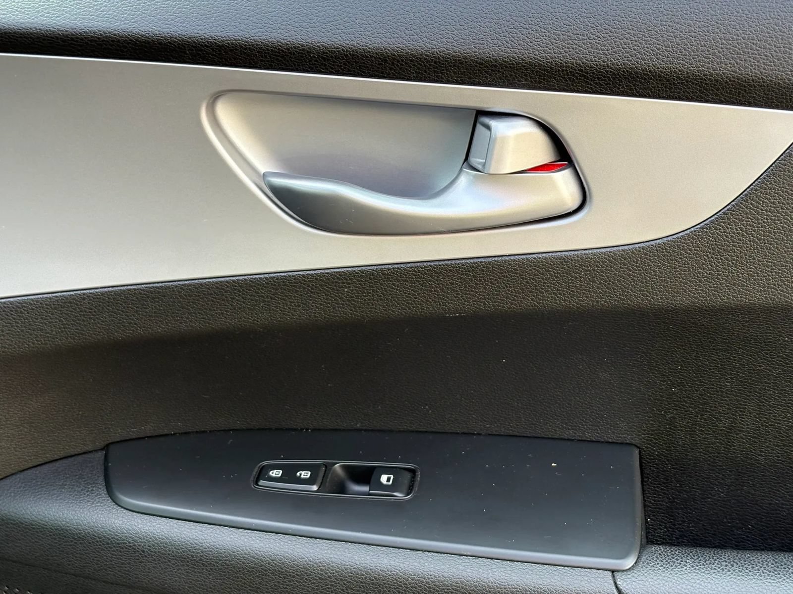 Used 2023 Kia Forte LXS w/ LXS Technology Package FWD image 10