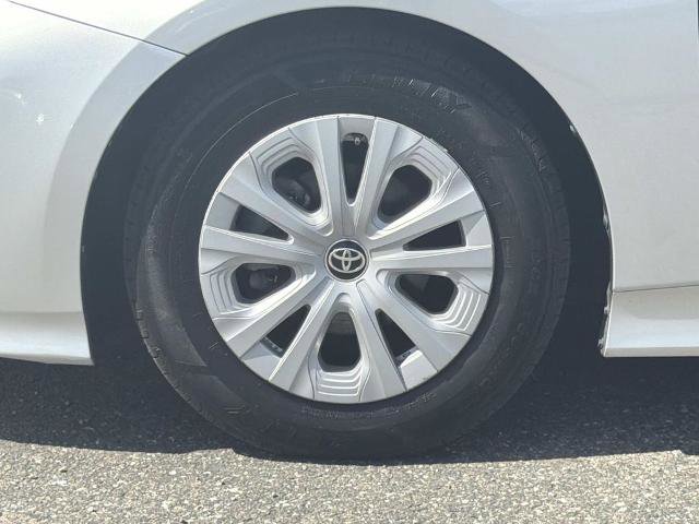 Used 2019 Toyota Prius L Eco w/ Carpet Mat Package FWD image 27