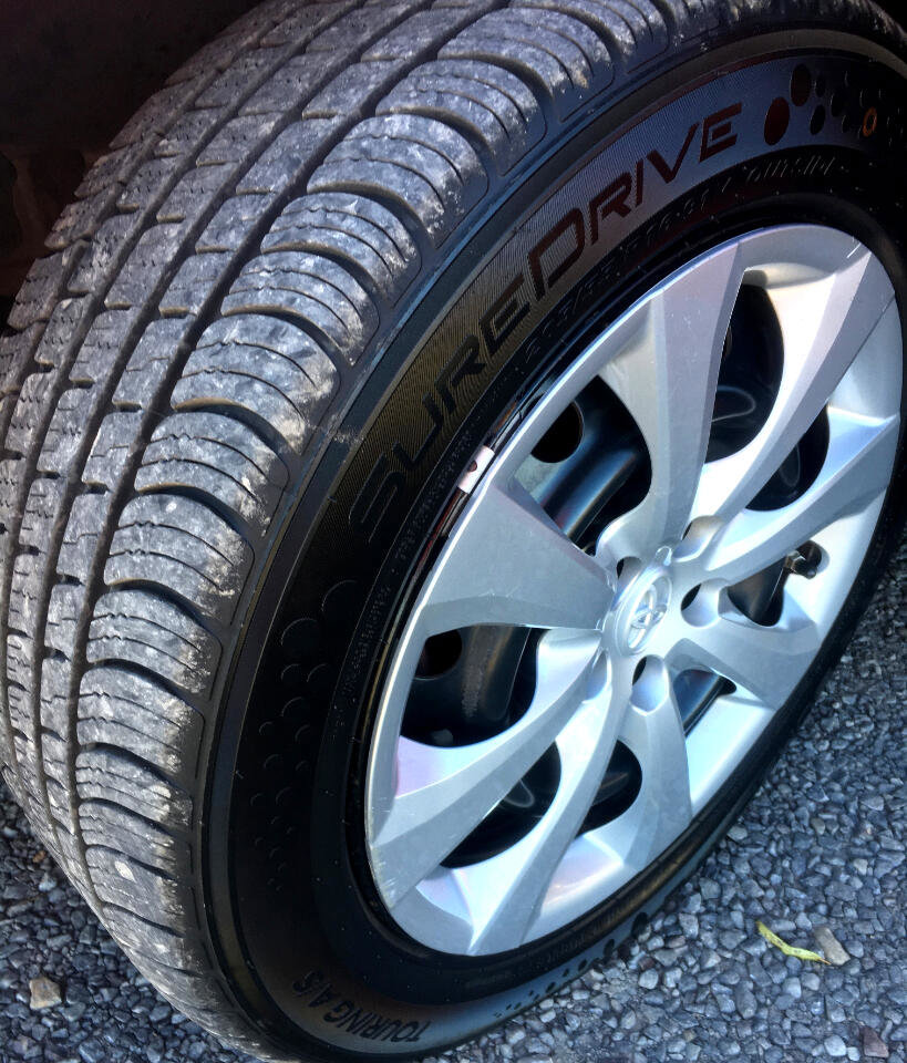 Used 2020 Toyota Corolla LE image 9