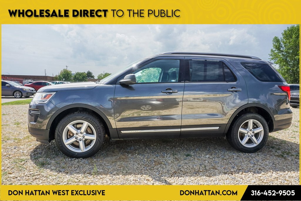 Used 2019 Ford Explorer XLT image 2