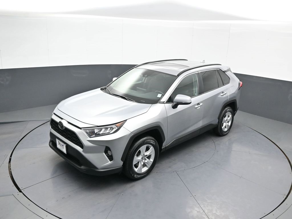 Used 2021 Toyota RAV4 XLE image 32