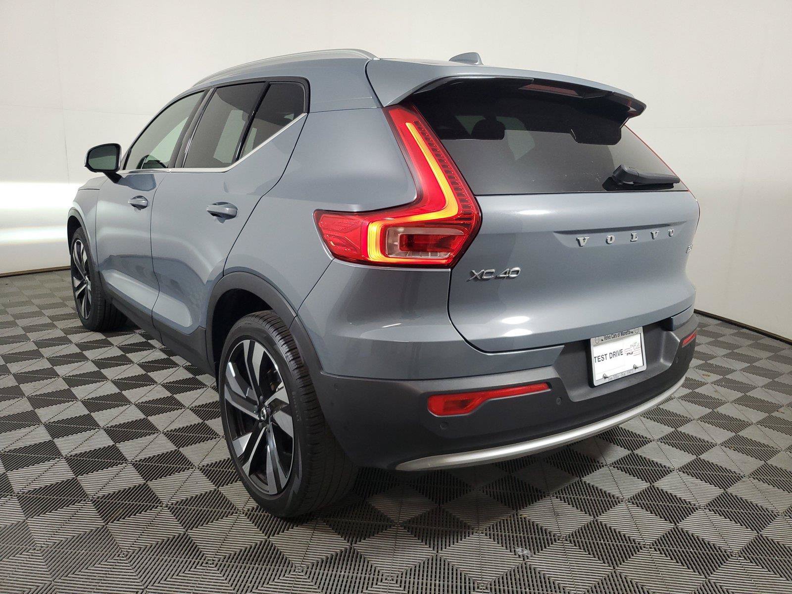 Certified 2023 Volvo XC40 B5 Plus w/ Protection Package Premier AWD/4WD image 4