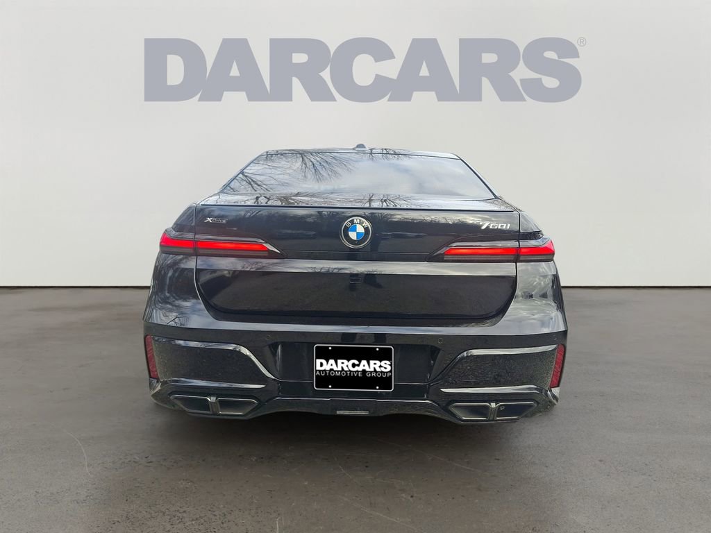 Used 2025 BMW 760i xDrive w/ Executive Package image 6