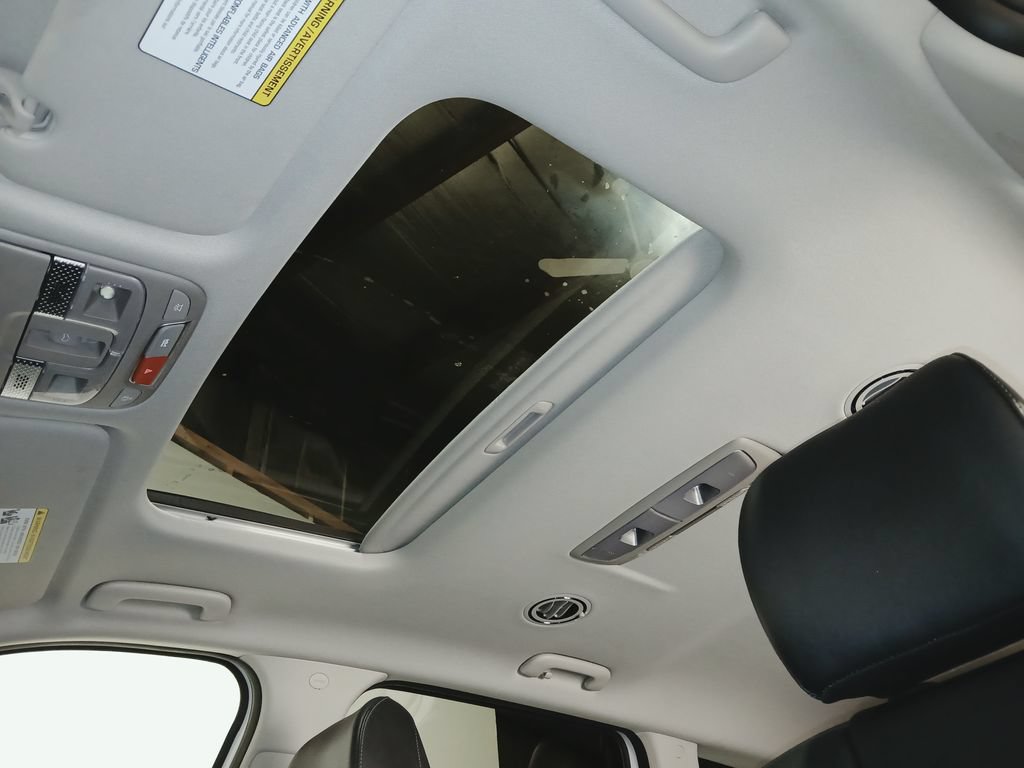 Used 2025 Kia Telluride S FWD image 13