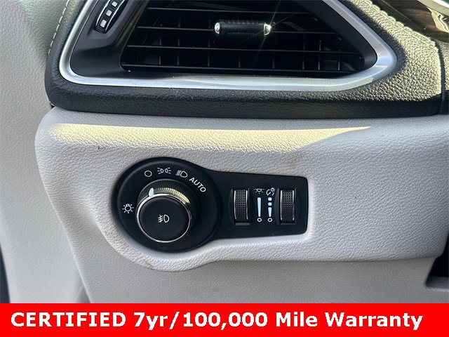 Certified 2021 Chrysler Pacifica Limited image 26