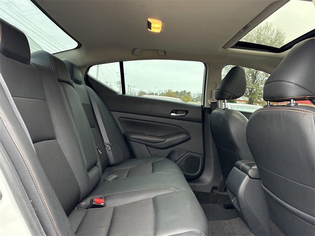 Used 2022 Nissan Altima 2.5 SR w/ Midnight Edition Package image 12