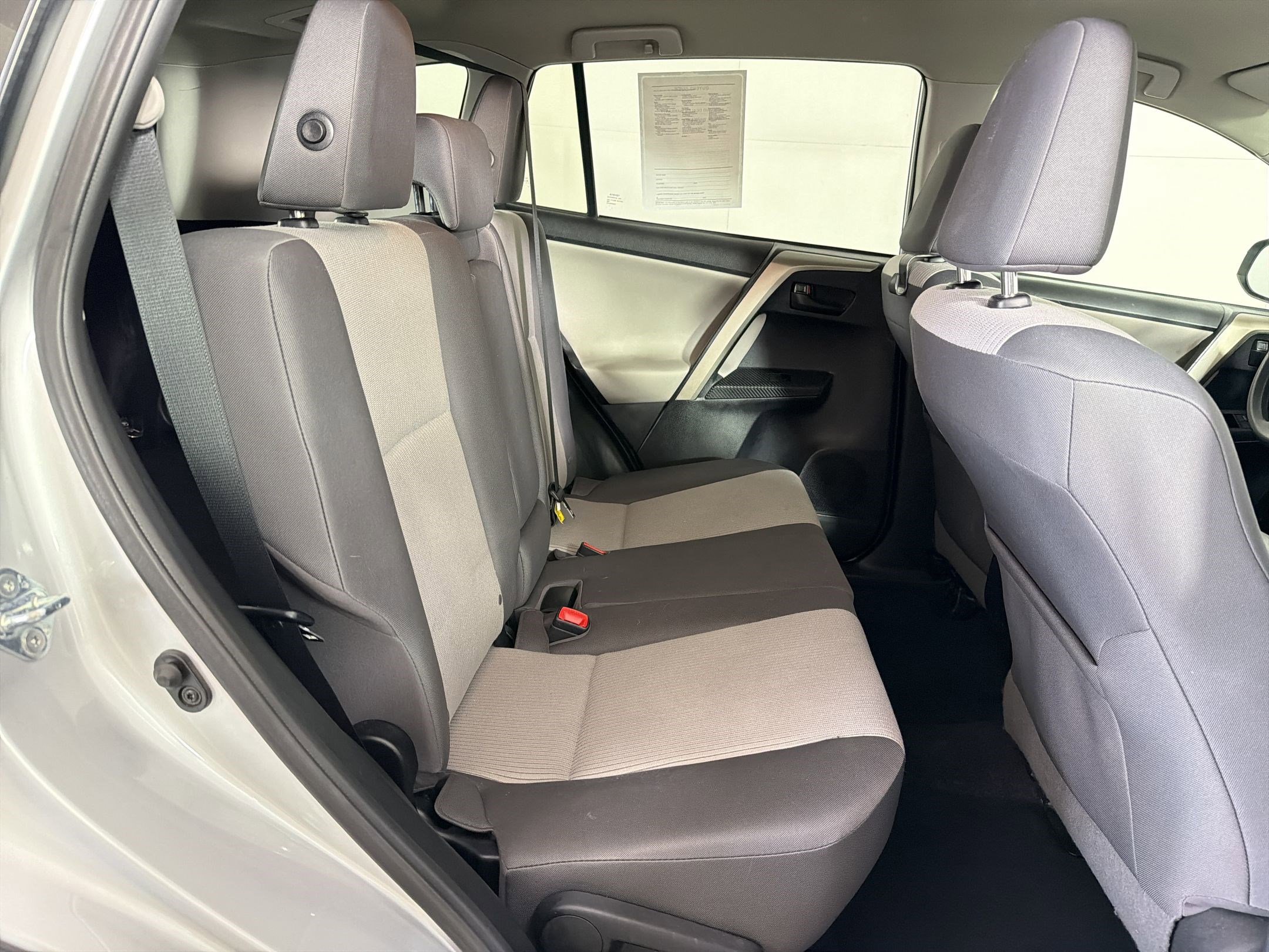 Used 2015 Toyota RAV4 LE image 27