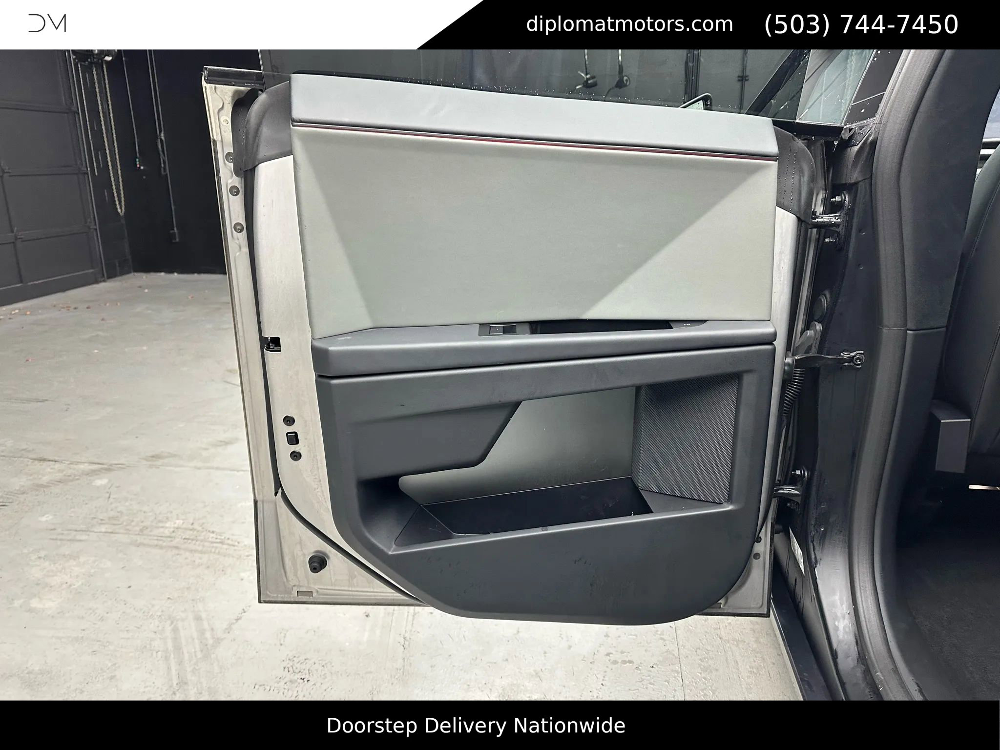 Used 2025 Tesla Cybertruck AWD Crew Cab image 32