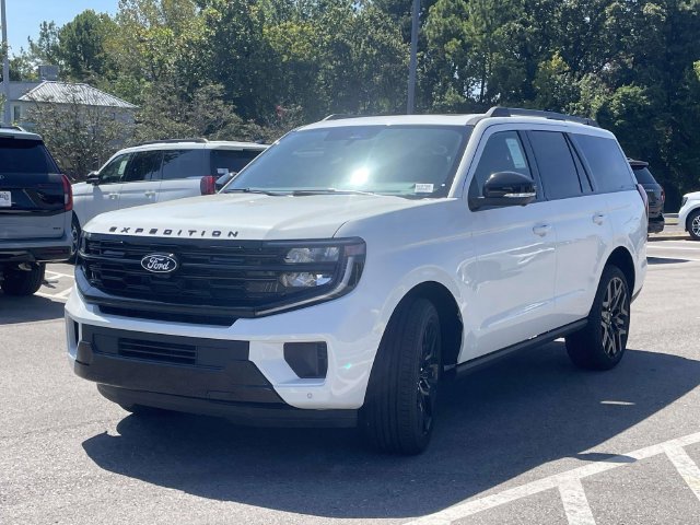 New 2027 Ford Expedition Platinum w/ Stealth Performance Package AWD/4WD image 5