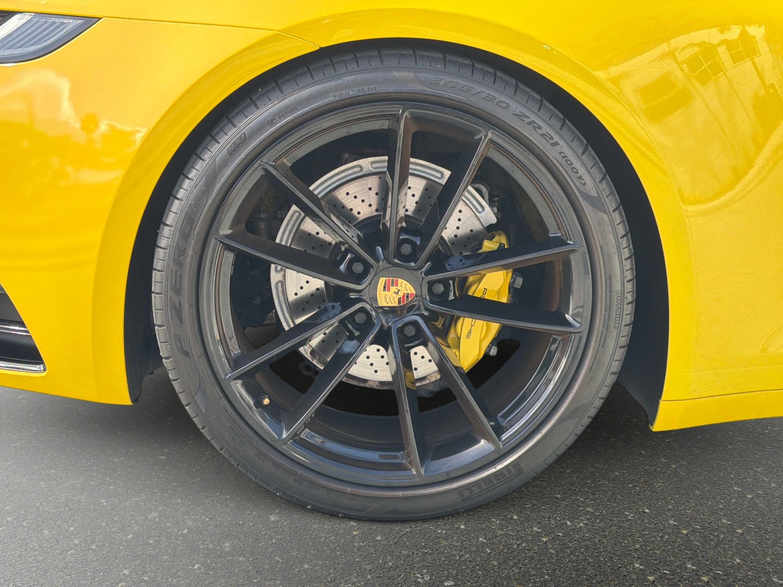 Used 2022 Porsche 911 Carrera RWD image 17