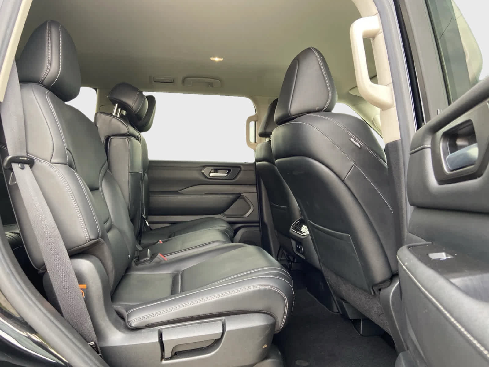 Used 2025 Nissan Armada SV AWD/4WD image 15