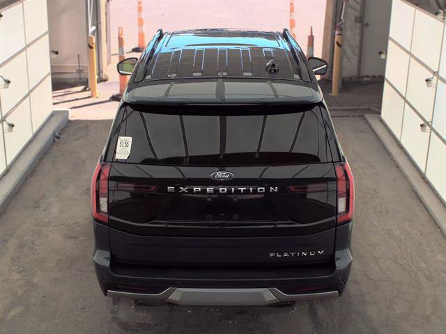 Used 2025 Ford Expedition Platinum w/ Driver's Package AWD/4WD image 6