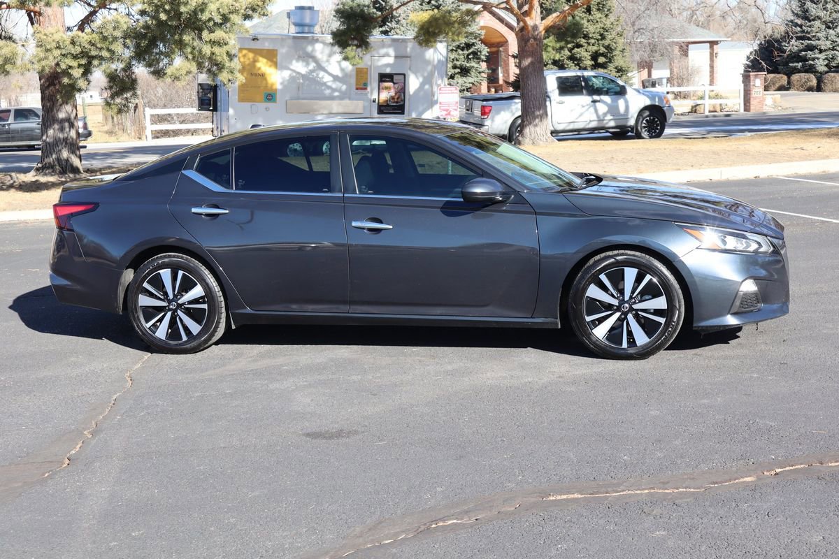 Used 2022 Nissan Altima 2.5 SV image 3