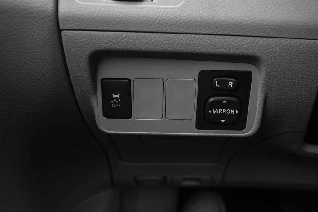 Used 2012 Toyota Corolla LE image 33