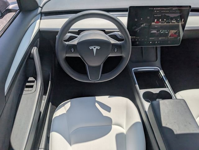 Used 2023 Tesla Model 3 Standard Range image 10