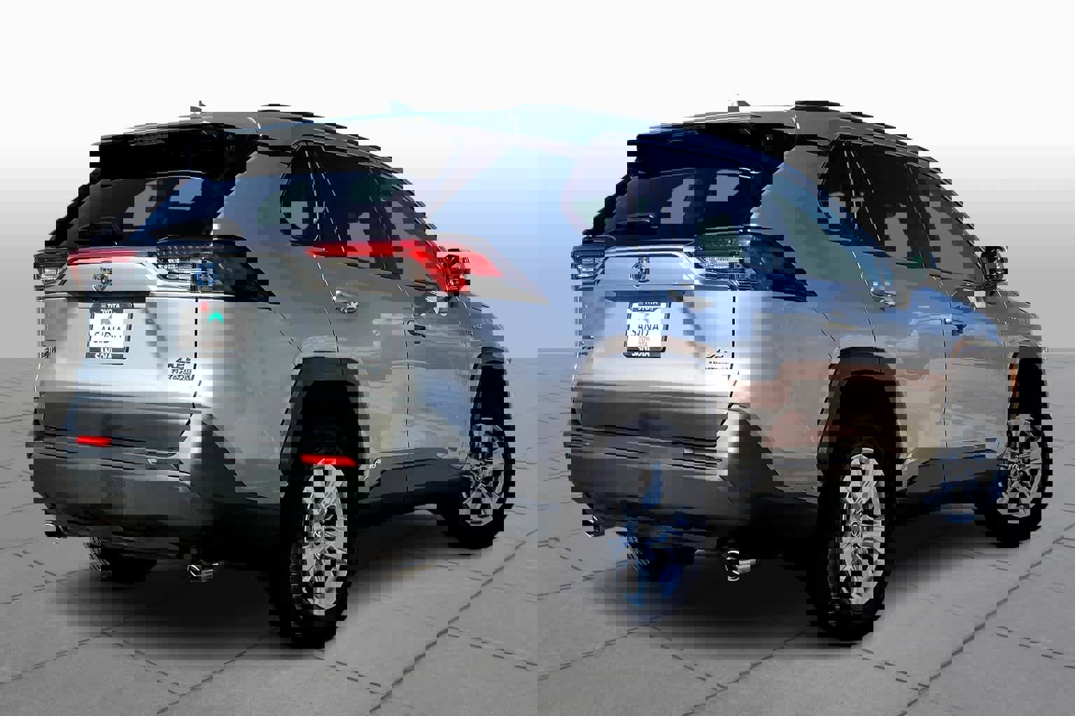 Used 2020 Toyota RAV4 XLE image 12