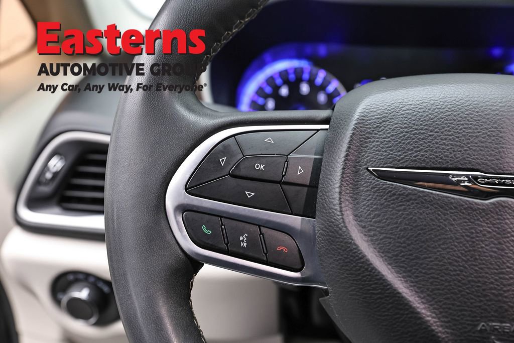 Used 2022 Chrysler Voyager LX FWD image 15