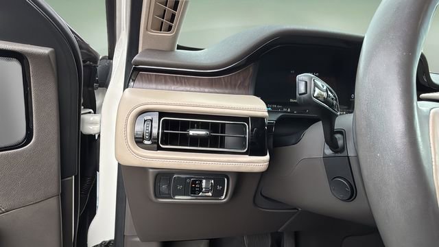 Used 2022 Lincoln Aviator Reserve w/ Equipment Group 201A image 22