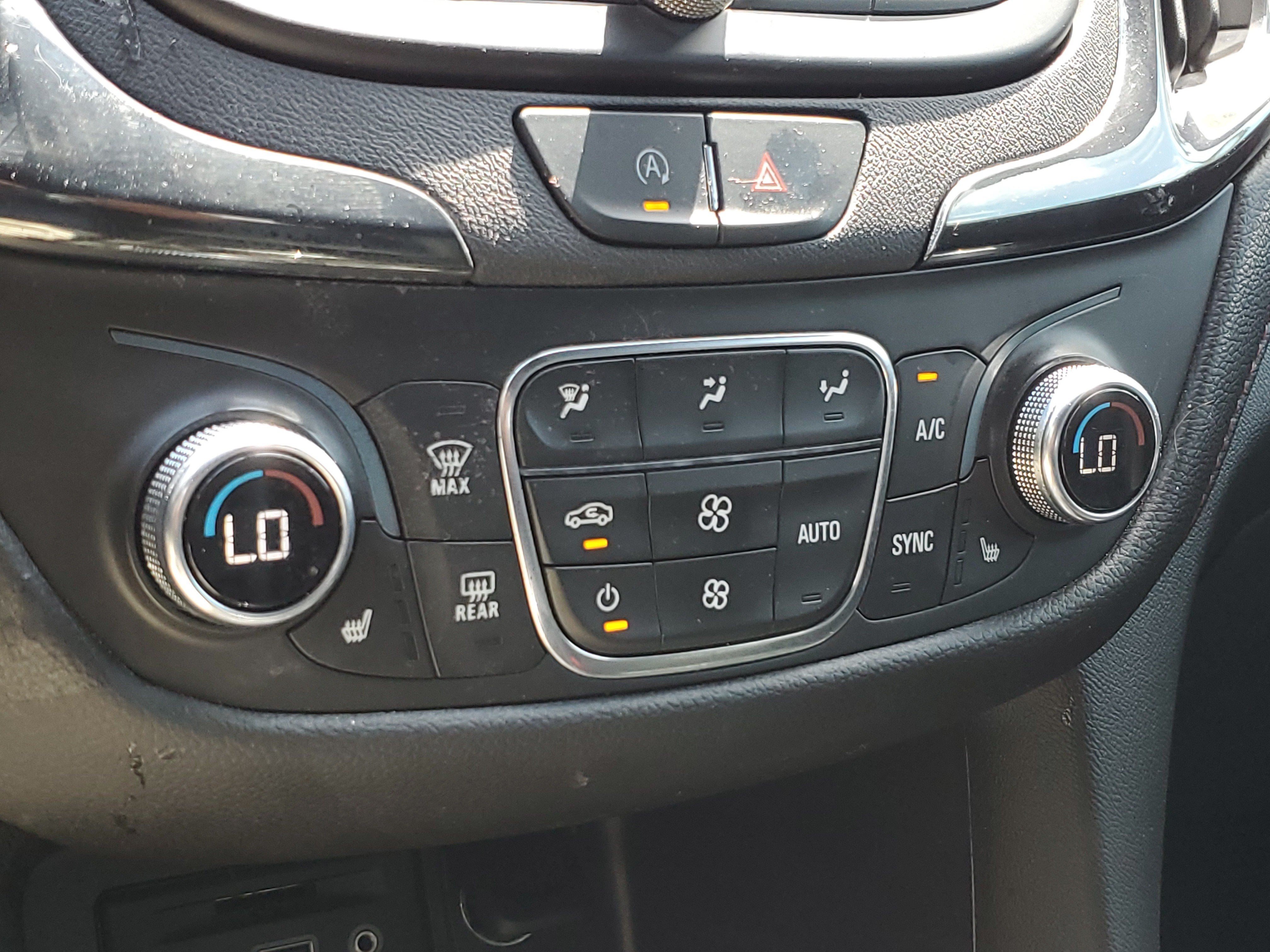 Used 2024 Chevrolet Equinox RS w/ RS Leather Package FWD image 30