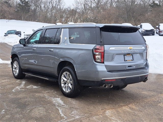 Used 2024 Chevrolet Suburban Premier image 3
