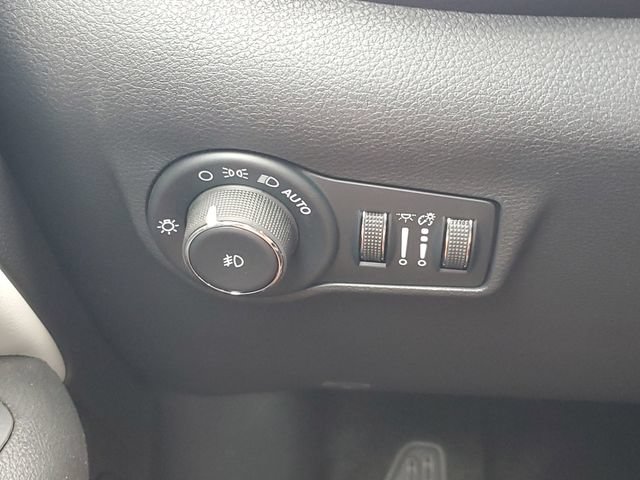 New 2026 Jeep Compass Limited w/ Sun, Sound & Navigation Group AWD/4WD image 20