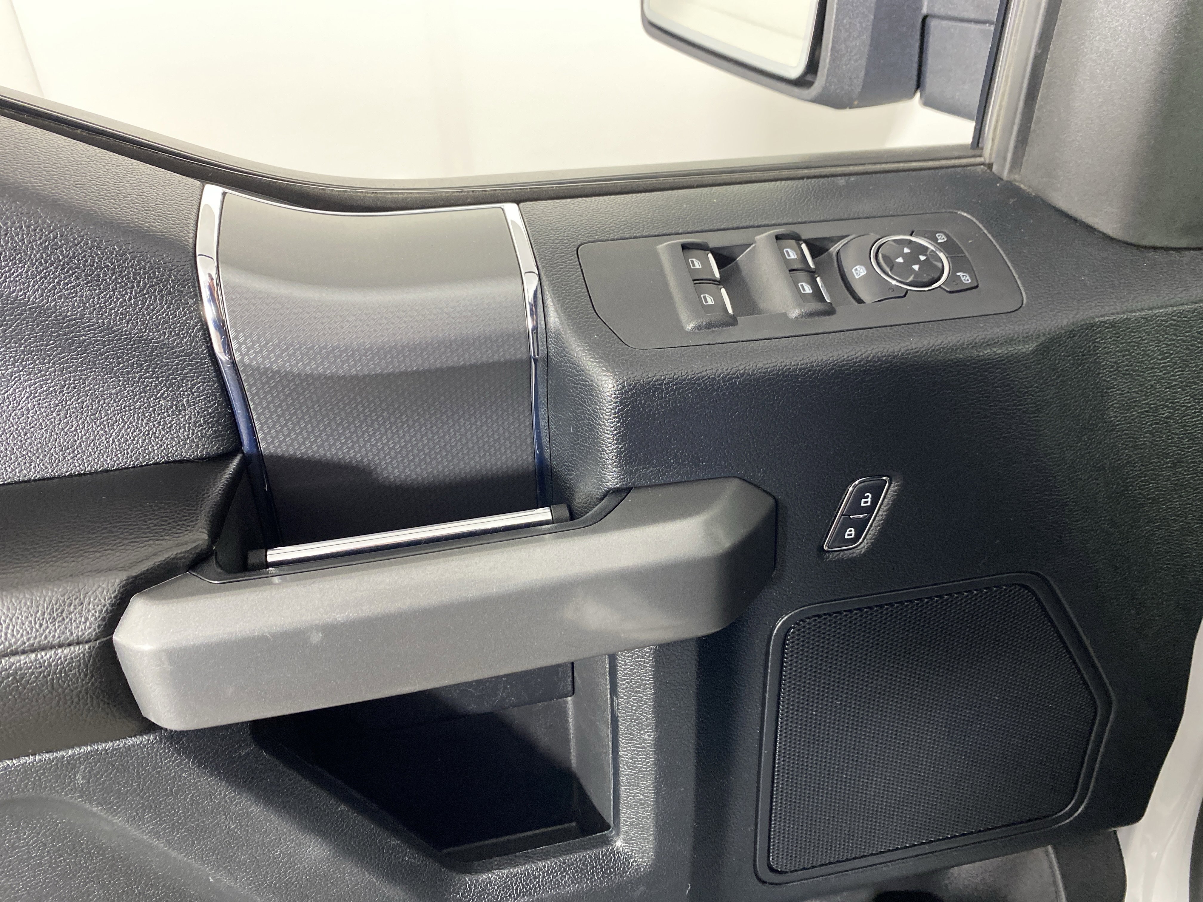 Used 2016 Ford F150 XLT w/ Equipment Group 302A Luxury AWD/4WD image 14