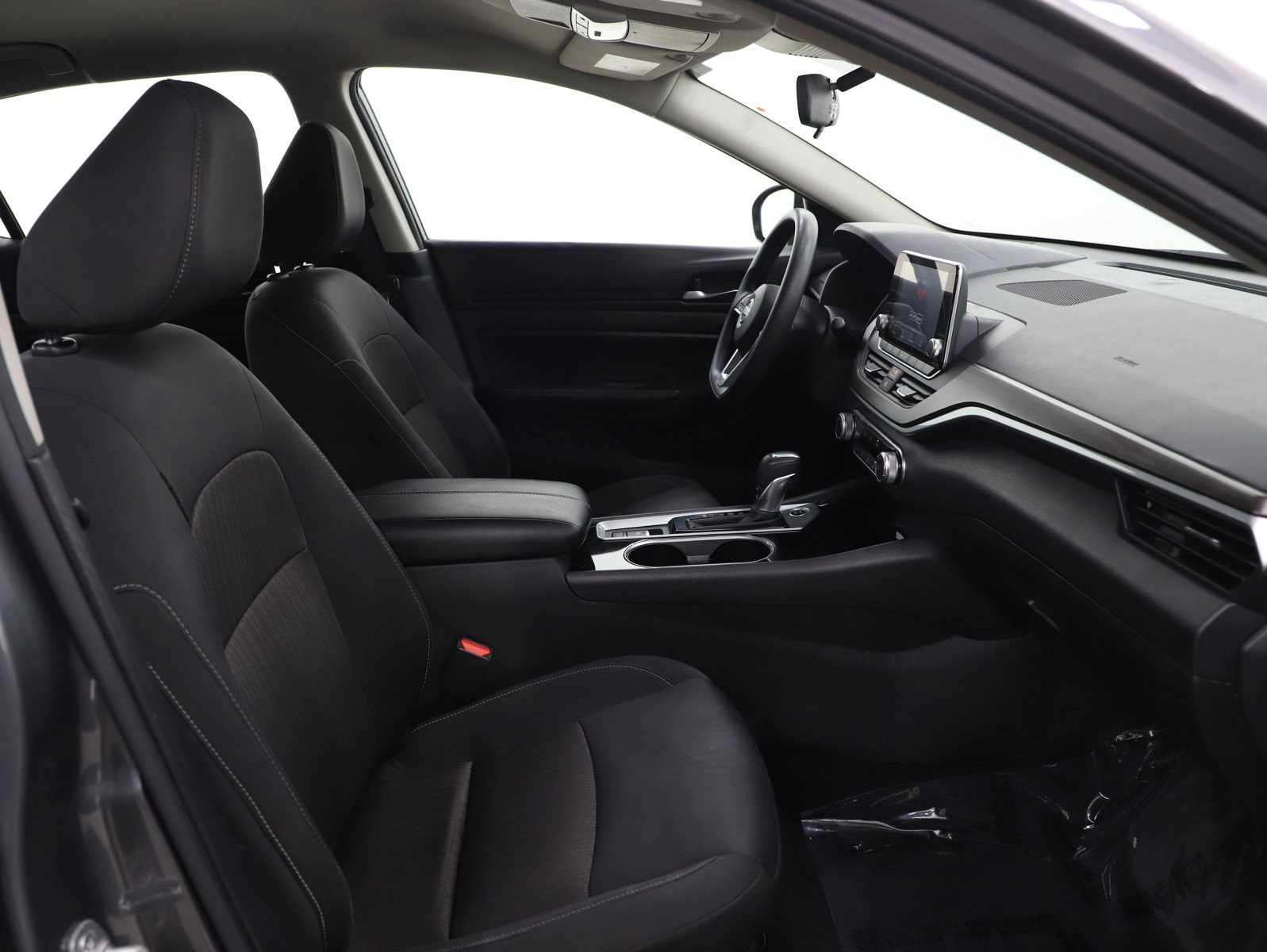 Used 2024 Nissan Altima 2.5 SV image 11