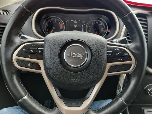 Used 2017 Jeep Cherokee Sport image 24