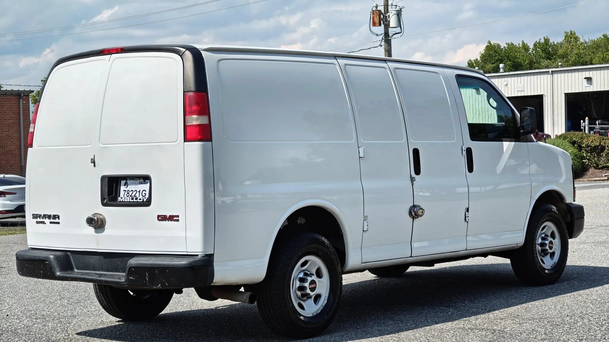 Used 2015 GMC Savana 2500 RWD image 5