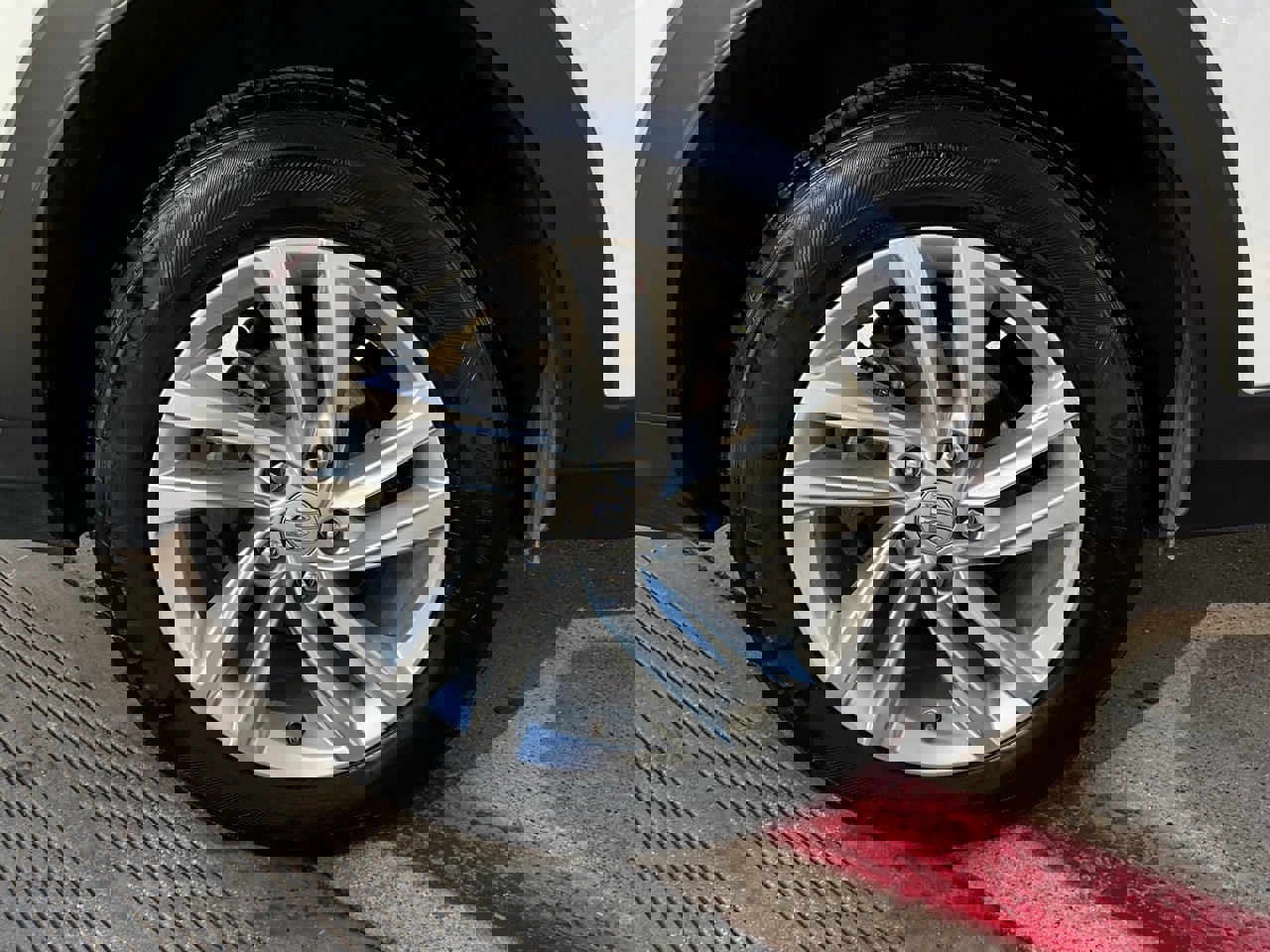 Used 2025 Buick Envista Preferred image 9