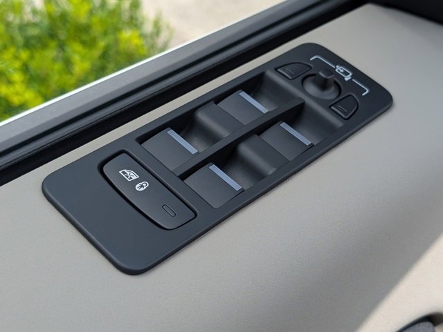 Certified 2025 Land Rover Discovery Sport S image 24