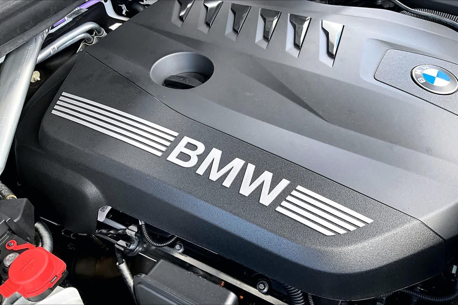 New 2026 BMW X5 xDrive40i w/ M Sport Package AWD/4WD image 17