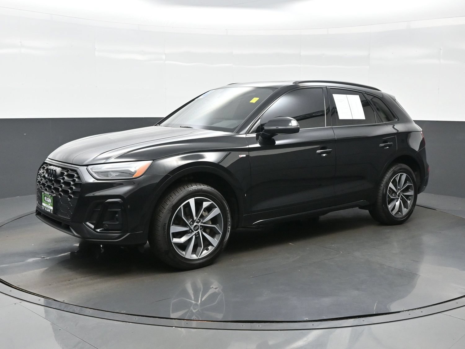 Used 2024 Audi Q5 2.0T Premium w/ Summer of Audi Package AWD/4WD image 2